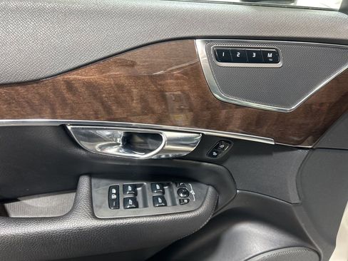Used 2016 Volvo XC90 T6 Momentum image 26