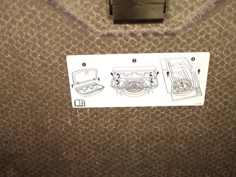 Used 2018 Buick Enclave Essence FWD image 46