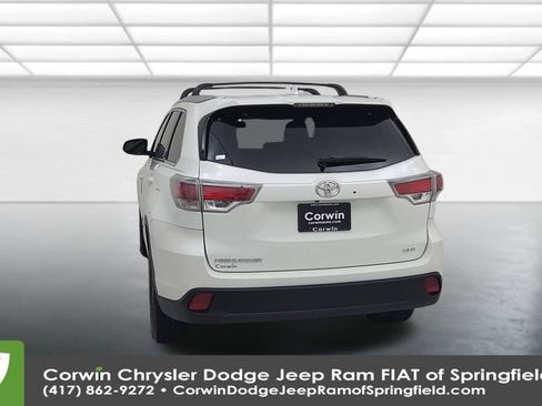 Used 2015 Toyota Highlander XLE image 12