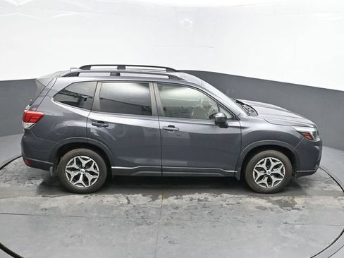 Used 2020 Subaru Forester Premium AWD/4WD image 31