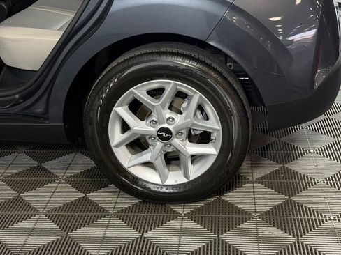 Used 2025 Kia Soul LX image 12