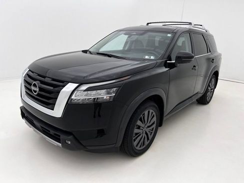Used 2022 Nissan Pathfinder SL w/ SL Premium Package AWD/4WD image 4
