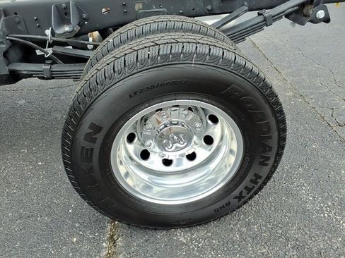 Used 2025 RAM 3500 Tradesman w/ Chrome Appearance Group image 20