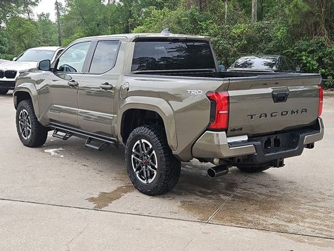 Used 2025 Toyota Tacoma TRD Sport image 8