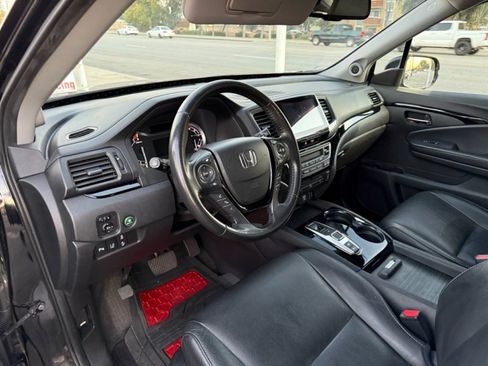 Used 2018 Honda Pilot Touring image 12