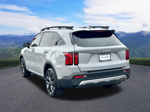 Used 2023 Kia Sorento SX Prestige image 3