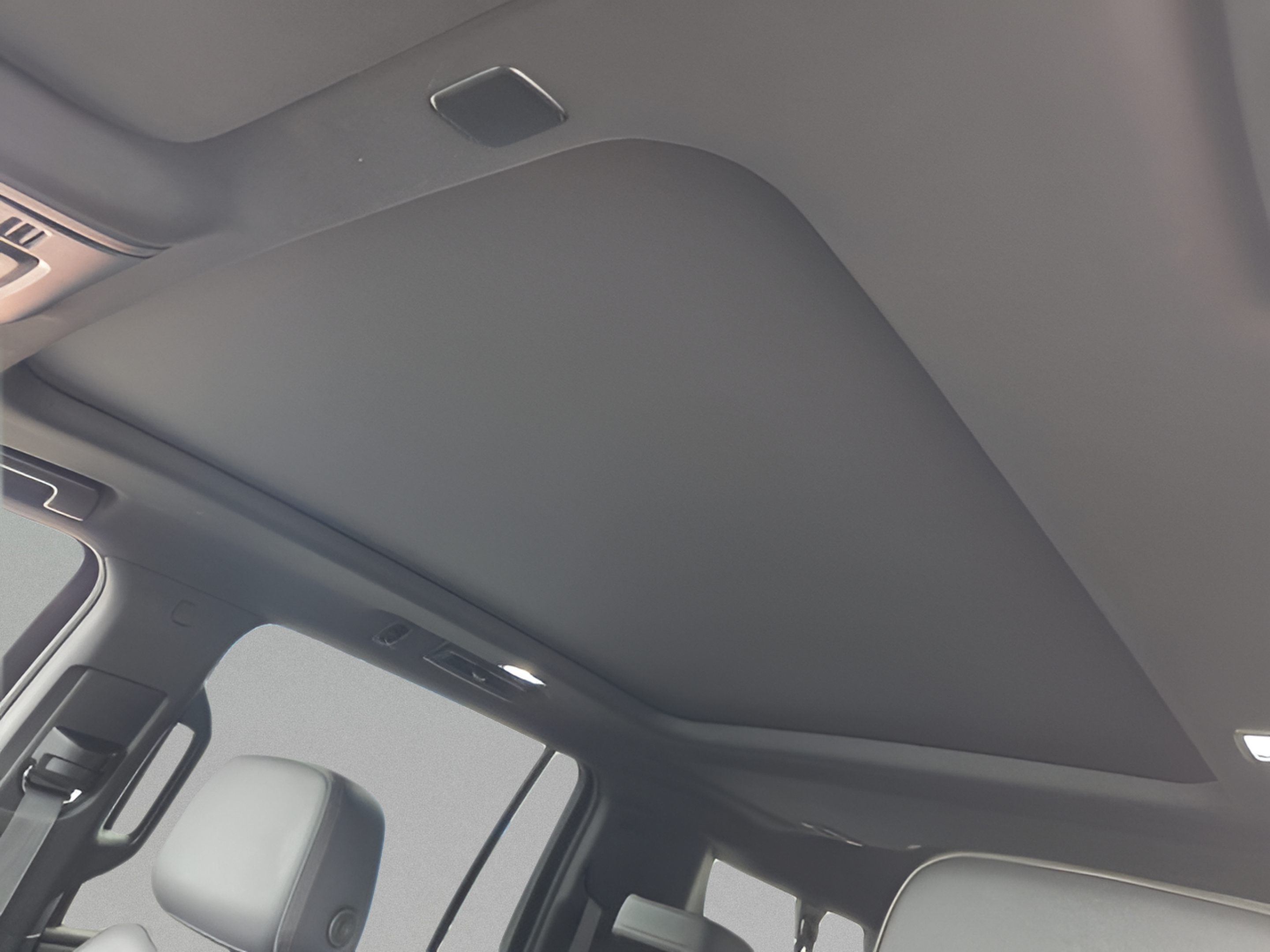 Used 2023 Chevrolet Suburban RST w/ Luxury Package RWD image 16