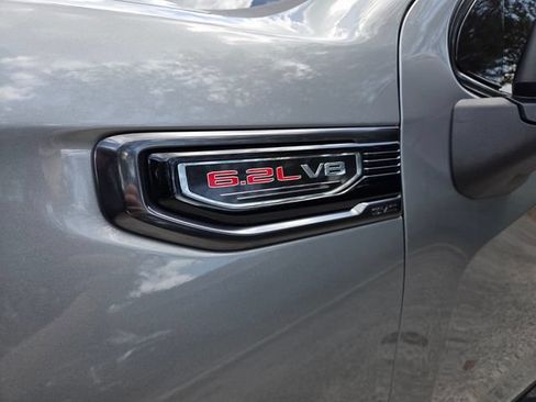 Used 2023 GMC Sierra 1500 AT4 w/ Technology Package AWD/4WD image 3