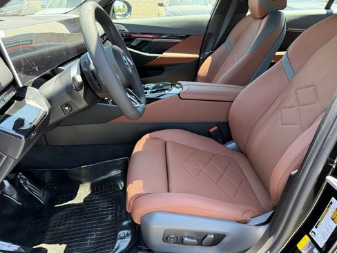 New 2027 BMW 550e xDrive AWD/4WD image 21