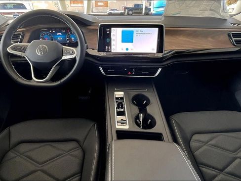 New 2026 Volkswagen Atlas SE image 15