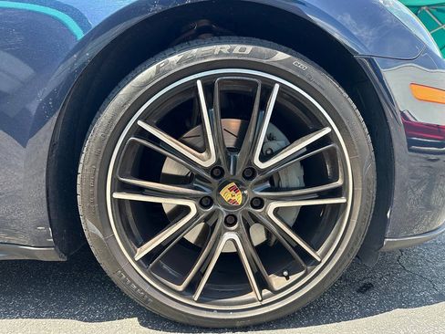 Used 2018 Porsche Panamera 4S AWD/4WD image 32