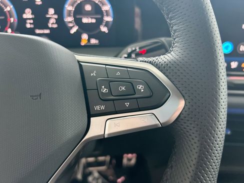 New 2026 Volkswagen Tiguan SE R-Line FWD image 19