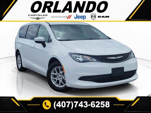 Used 2023 Chrysler Voyager LX FWD image 1