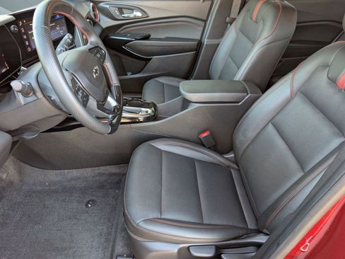 Used 2024 Chevrolet Trax RS w/ Sunroof Package image 5