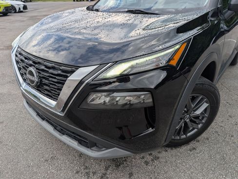 Used 2023 Nissan Rogue S FWD image 13