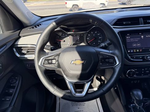 Used 2021 Chevrolet TrailBlazer LT w/ Premium Seating Package FWD image 18