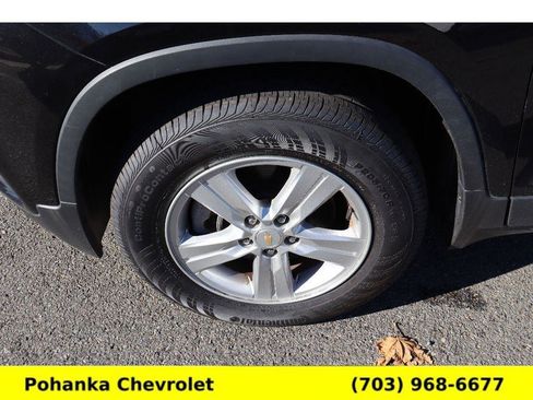 Used 2022 Chevrolet Trax LT w/ LT Convenience Package image 29