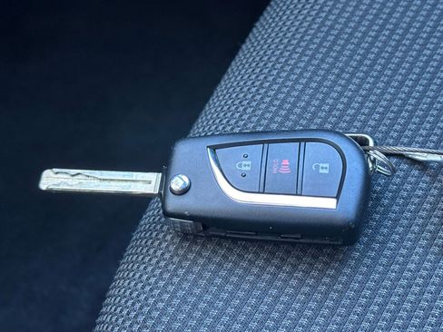 Used 2025 Toyota RAV4 LE image 22