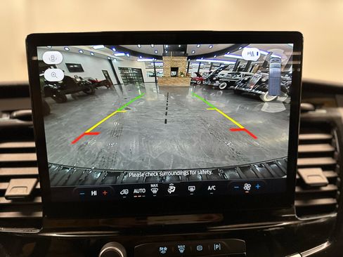 Used 2023 Ford Transit 350 XLT image 22