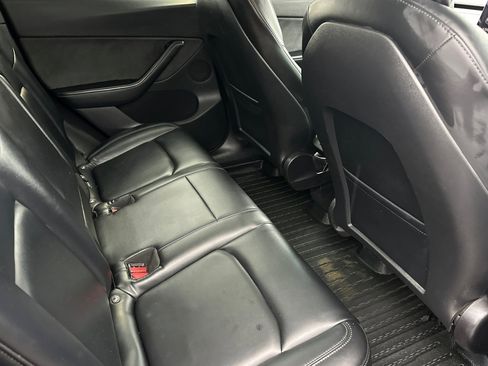 Used 2021 Tesla Model Y 2WD image 11