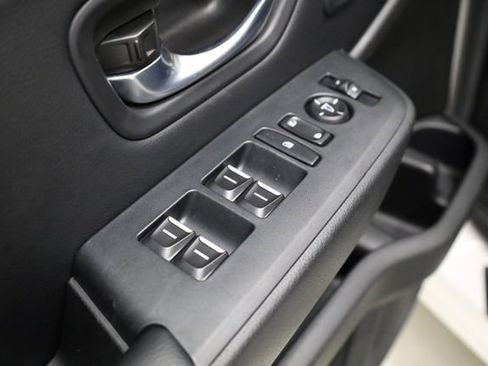 Used 2025 Honda Pilot EX-L image 17