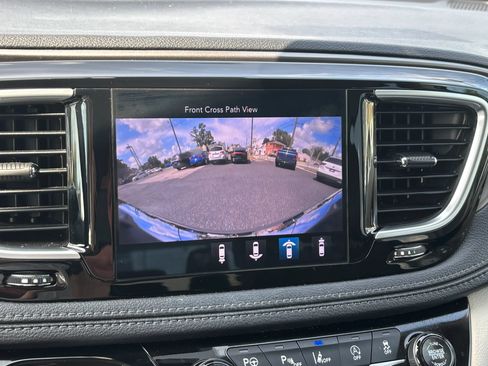 Used 2018 Chrysler Pacifica Limited w/ Advanced Safetytec Group FWD image 42