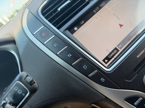 Used 2019 Lincoln Nautilus Select w/ Cargo Utility Package FWD image 27