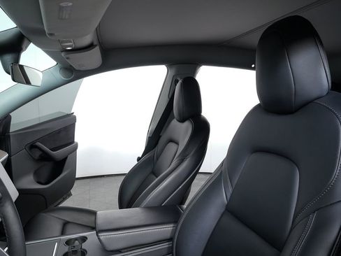 Used 2021 Tesla Model Y Performance image 31