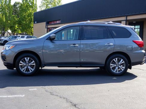 Used 2019 Nissan Pathfinder S AWD/4WD image 10