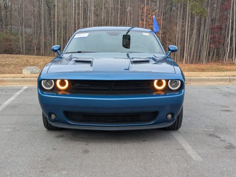 Used 2022 Dodge Challenger SXT w/ Blacktop Package image 7