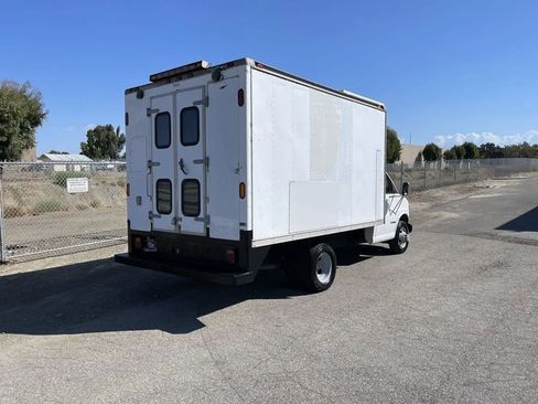 Used 2000 Chevrolet Express 3500 image 5