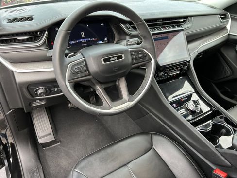 Used 2023 Jeep Grand Cherokee L Limited w/ Trailer Tow Group (B) image 17