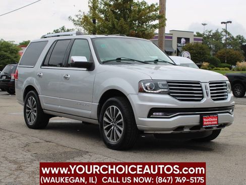 Used 2015 Lincoln Navigator 4WD image 3