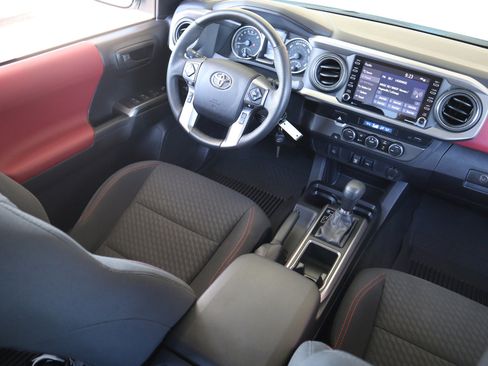 Used 2022 Toyota Tacoma SR5 image 15