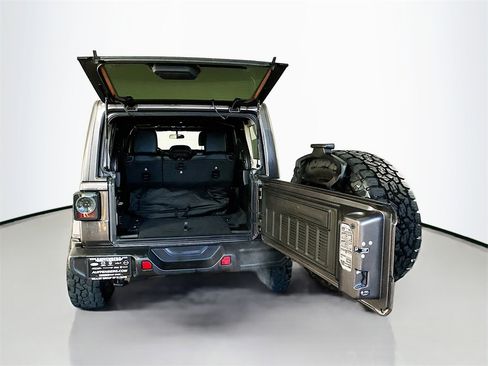 Used 2021 Jeep Wrangler Unlimited Sahara image 27