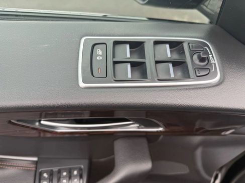 Used 2019 Jaguar F-PACE Prestige image 23