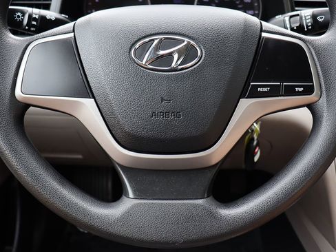 Used 2017 Hyundai Elantra SE FWD image 51
