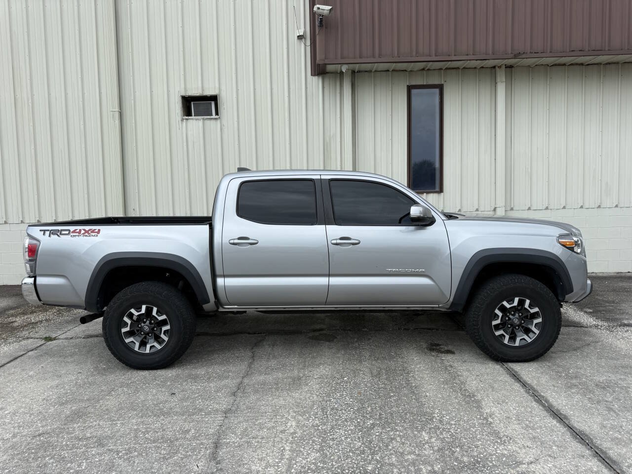 Used 2021 Toyota Tacoma TRD Off-Road AWD/4WD image 4
