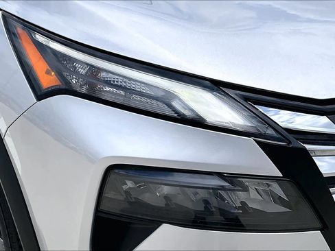 Used 2024 Nissan Rogue SV AWD/4WD image 27