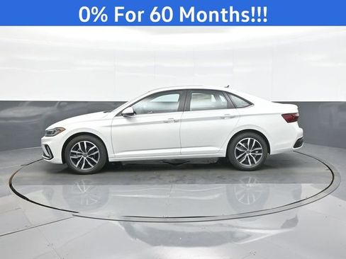 New 2026 Volkswagen Jetta SE FWD image 4