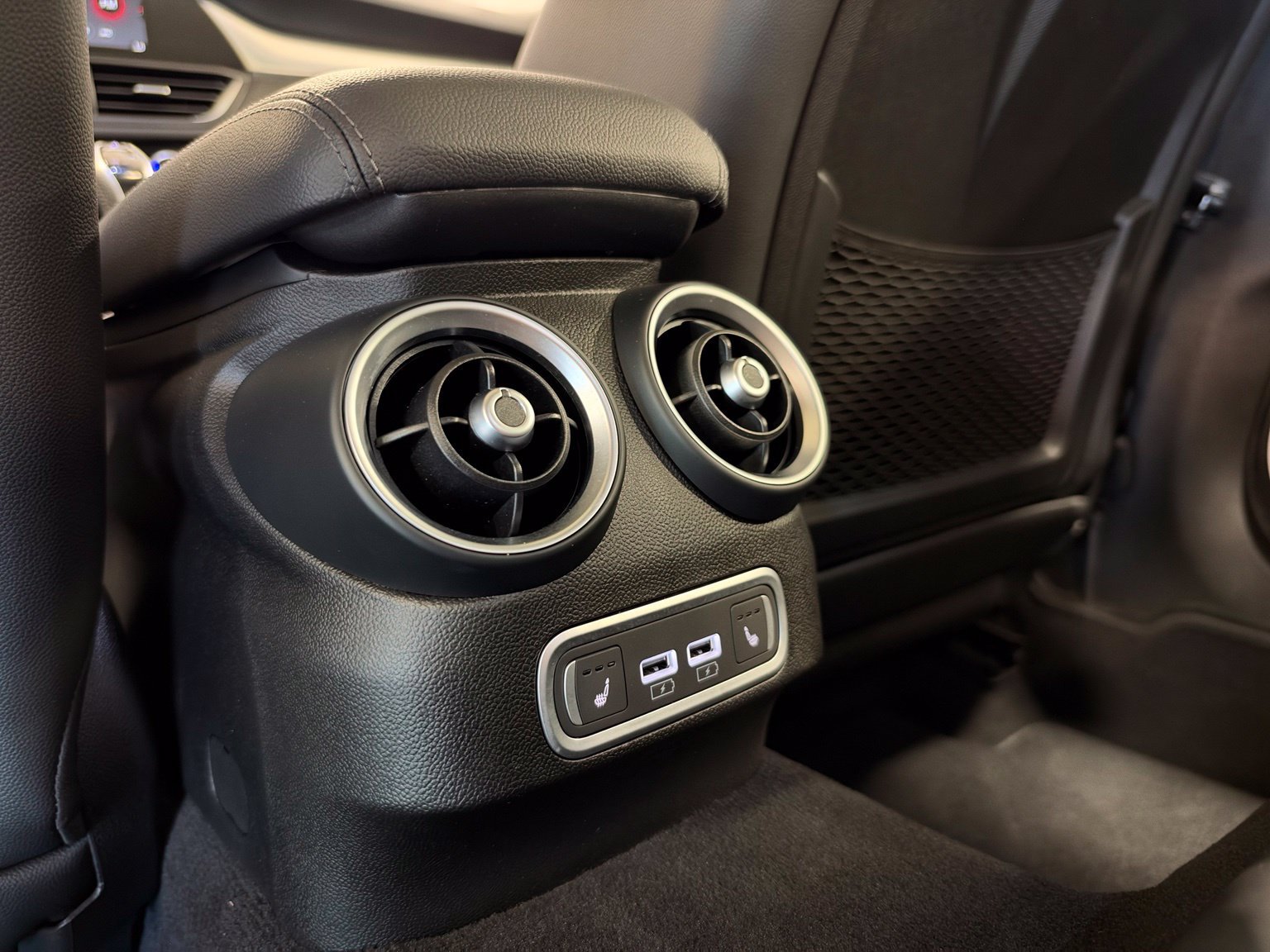Used 2025 Alfa Romeo Giulia RWD image 35