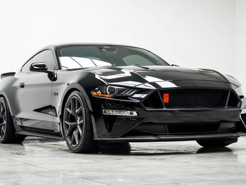 Used 2021 Ford Mustang GT w/ Black Accent Package RWD image 4