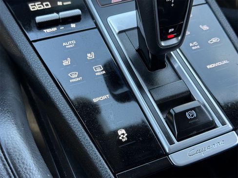 Used 2019 Porsche Cayenne image 22