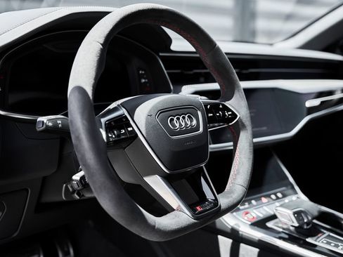 Used 2024 Audi RS 7 Performance AWD/4WD image 37