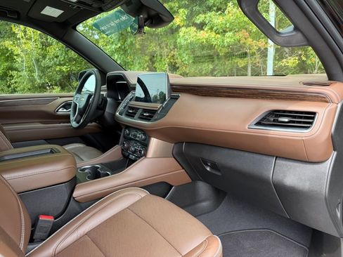 Certified 2024 Chevrolet Suburban High Country w/ Premium Package 2 image 24