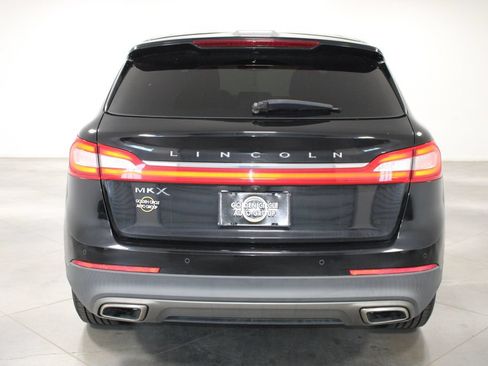 Used 2018 Lincoln MKX Select w/ Lincoln MKX Climate Package FWD image 8