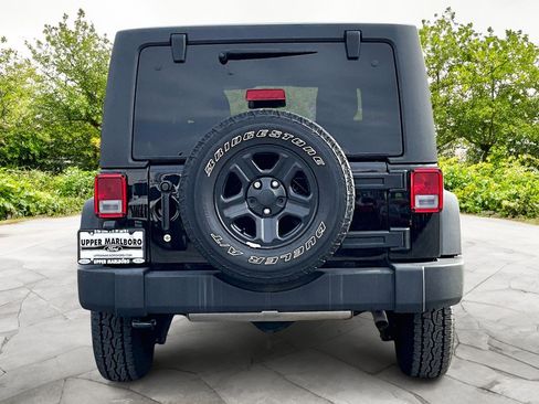 Used 2018 Jeep Wrangler Unlimited Sport w/ Connectivity Group image 4