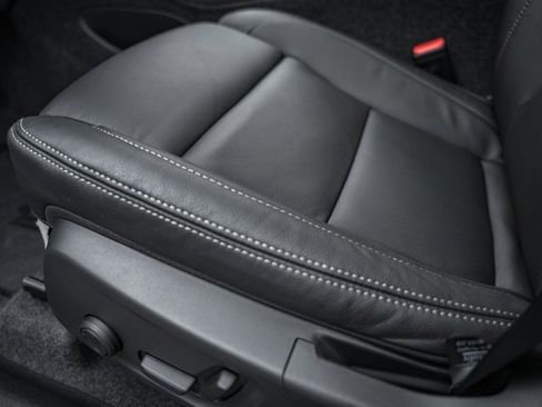 New 2026 Volvo XC40 B5 Plus w/ Protection Package Premier image 37