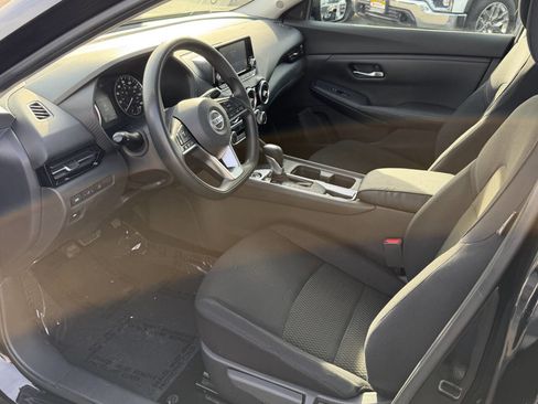 Used 2020 Nissan Sentra S image 2