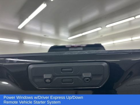 Used 2023 GMC Sierra 2500 Denali w/ Denali Black Diamond Edition image 16